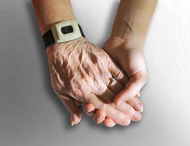 2 hands holding